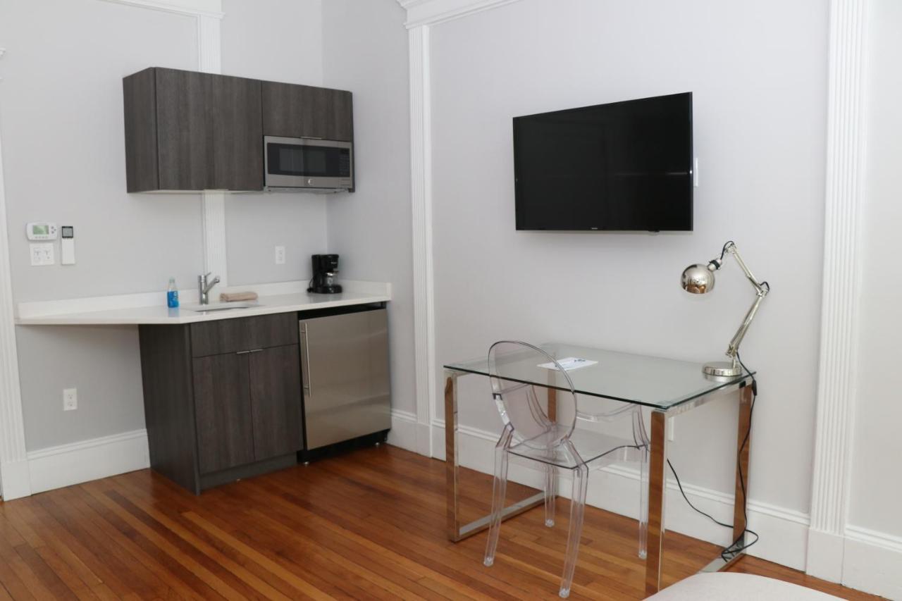 A Stylish Stay W/ A Queen Bed, Heated Floors.. #18 Brookline Exterior foto