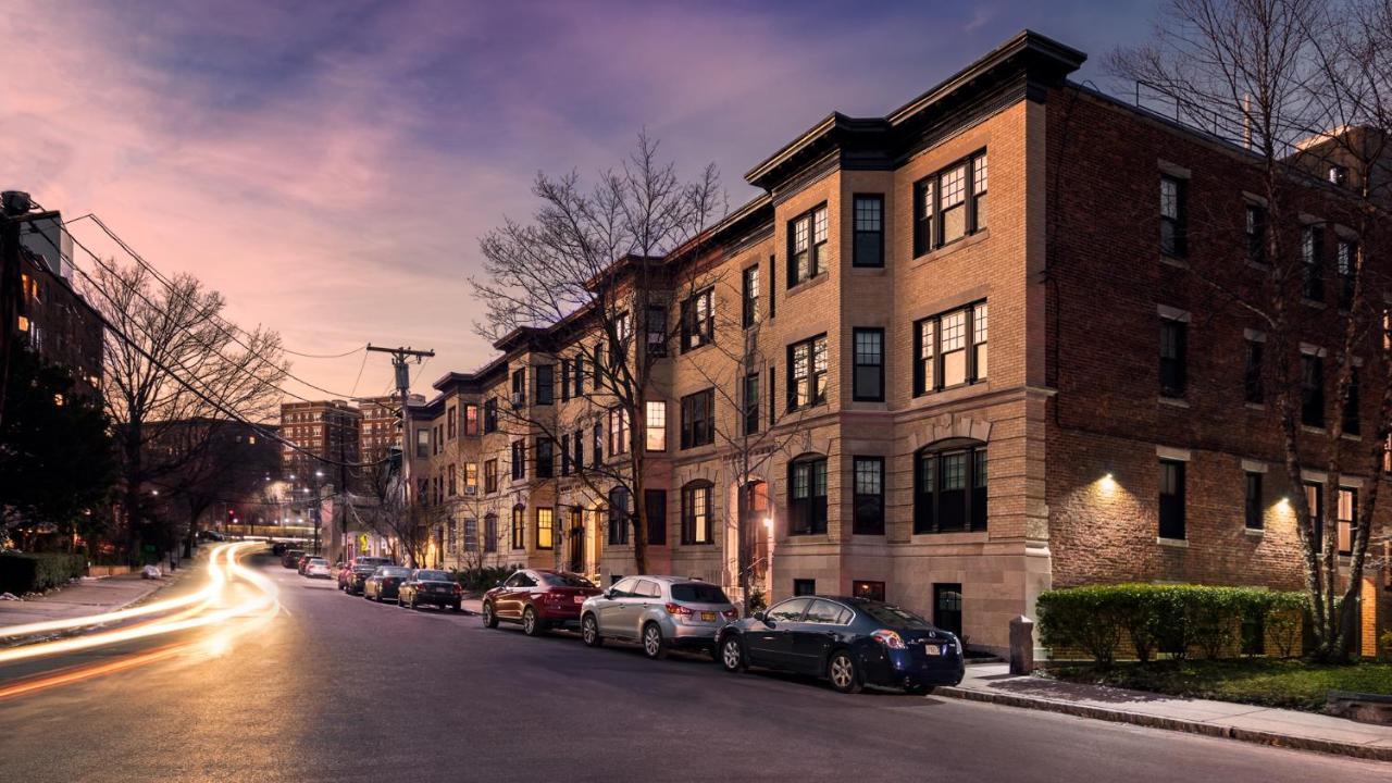A Stylish Stay W/ A Queen Bed, Heated Floors.. #18 Brookline Exterior foto