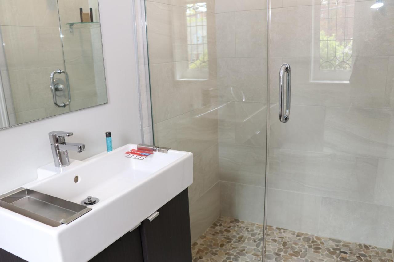 A Stylish Stay W/ A Queen Bed, Heated Floors.. #18 Brookline Exterior foto